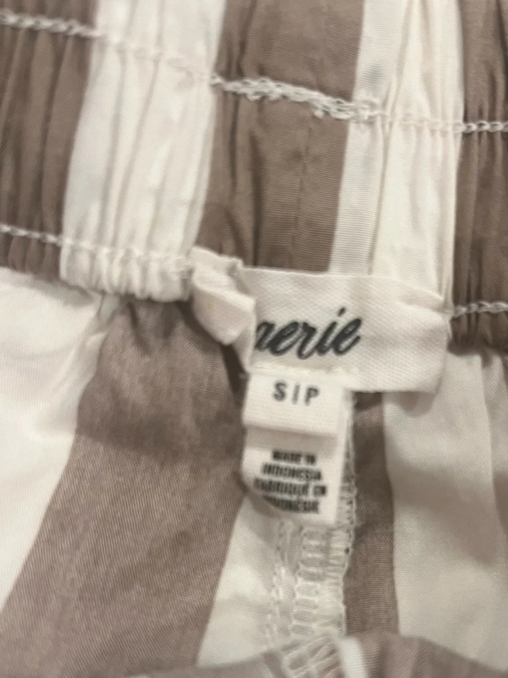 Aerie Striped Tan White Shorts SMALL Pockets Pull on Elastic Casual Boxer Lounge - Picture 8 of 8